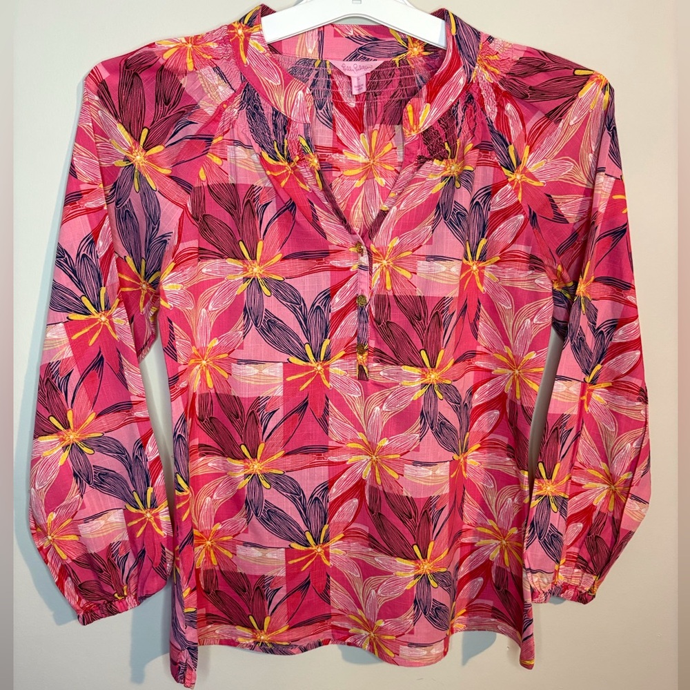 Lilly Pulitzer Floral Blouse – Vibrant Pink Paradise